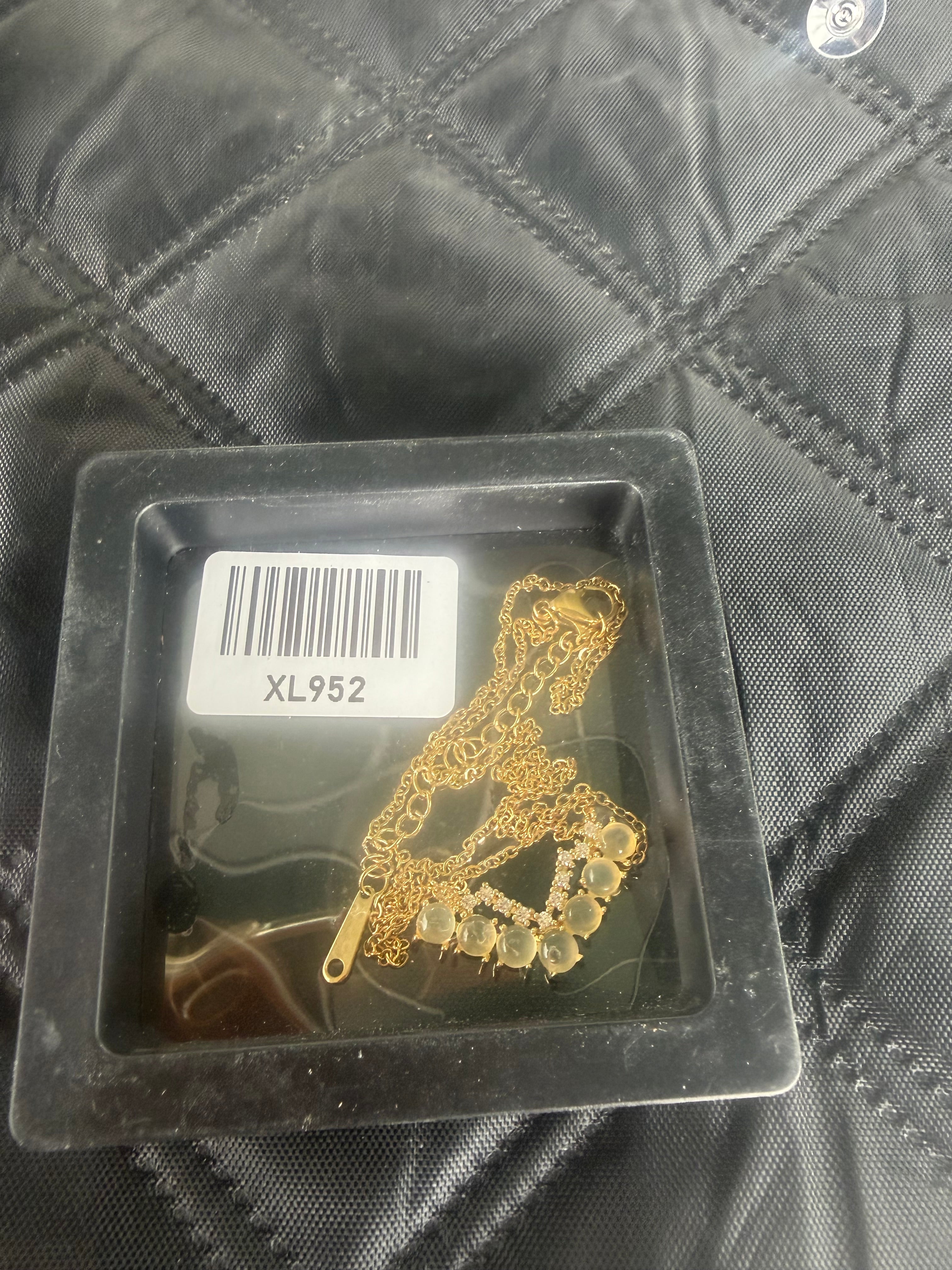 XL952